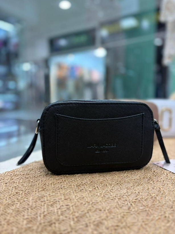 کیف جاکوبز با طراحی مینیمال و جذاب