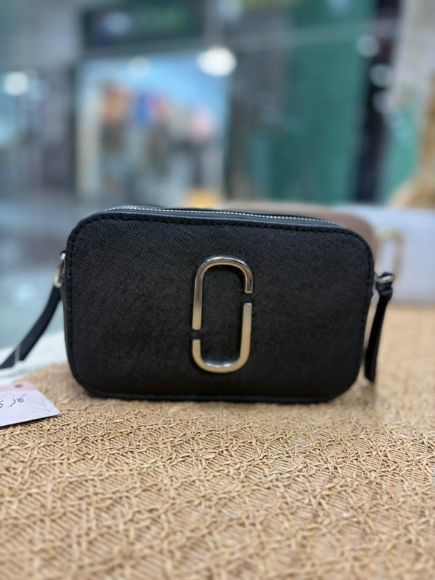 کیف جاکوبز با طراحی مینیمال و جذاب