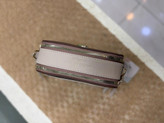 کیف جاکوبز با طراحی مینیمال و جذاب