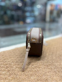 کیف جاکوبز با طراحی مینیمال و جذاب